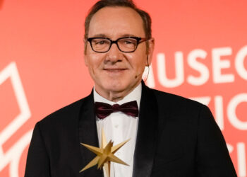 Inicia en Londres juicio contra Kevin Spacey por 12 cargos de agresión sexual