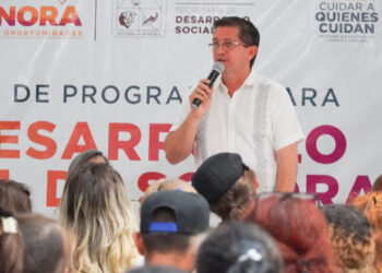Entrega SEDESSON en Navojoa apoyos a 254 familias del Sur