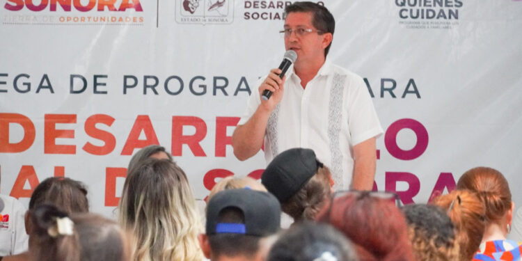 Entrega SEDESSON en Navojoa apoyos a 254 familias del Sur