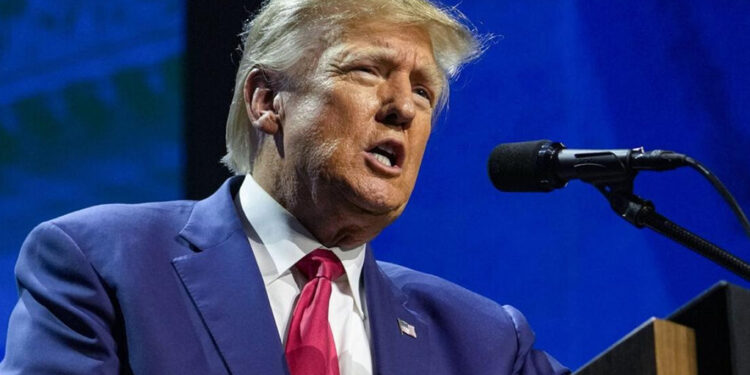 Trump amplía ventaja sobre DeSantis pese a acusación federal