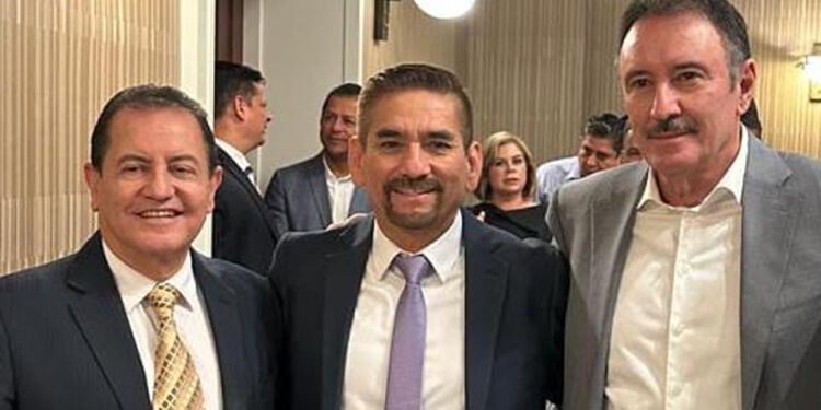 Alcalde Jesús Flores Participa en reunión con el secretario de turismo y en los acuerdos de hermanamientos de ciudades de  arizona Con Sonora.