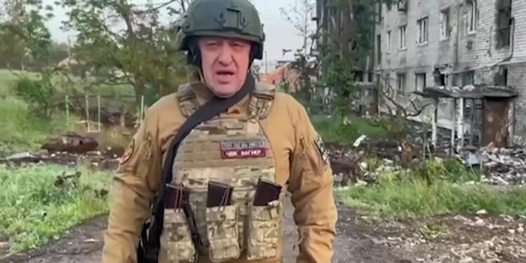 Jefe de Wagner anuncia marcha atrás para evitar baño de sangre en Rusia
