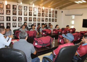 Recibe Alcalde Jesús Flores a jóvenes deportistas