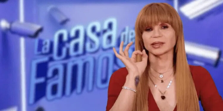 Mhoni Vidente predice embarazo y boda entre integrantes de LCDLF