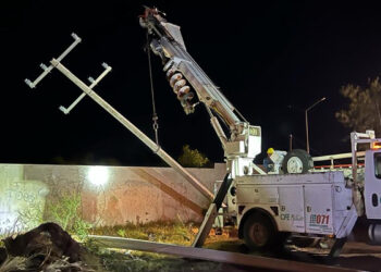 CFE Restablece el suministro eléctrico al 53% de los usuarios afectados por tormenta de arena, lluvia y vientos en Sonora