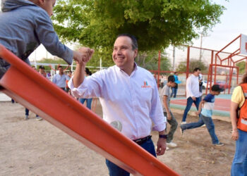 Entrega Toño Astiazarán a familias Parque rehabilitado en la colonia Virreyes