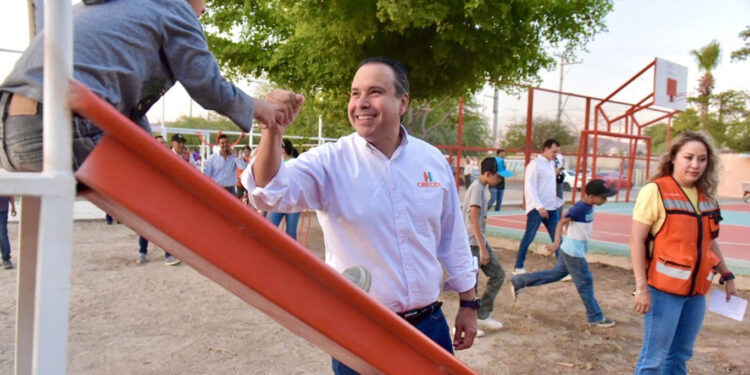 Entrega Toño Astiazarán a familias Parque rehabilitado en la colonia Virreyes