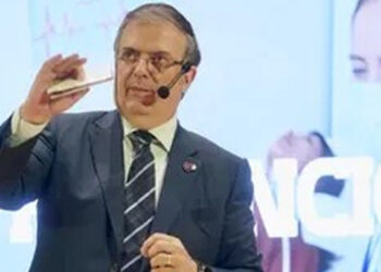 Plantea Ebrard alcanzar un sistema universal de salud
