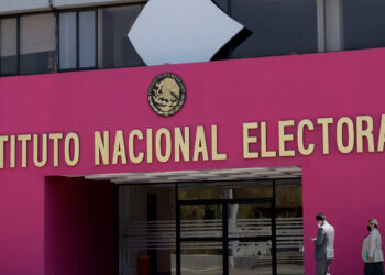 Amenaza el INE con inhabilitar a aspirantes a la Presidencia