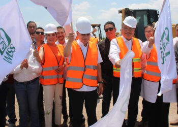 Gobernador Dr. Alfonso durazo pone la primera piedra para construcción de un hospital IMSS