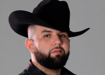 Carín León llega al top 100 global de spotify con dos temas