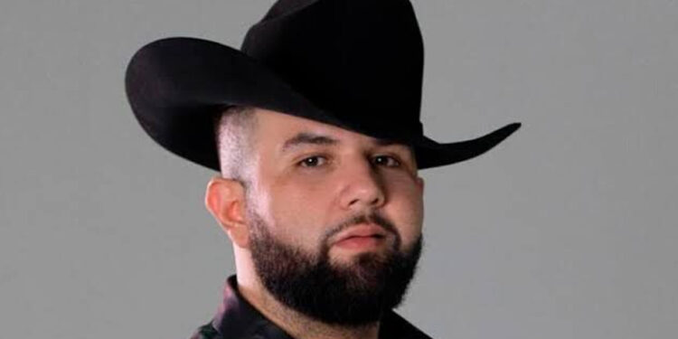 Carín León llega al top 100 global de spotify con dos temas