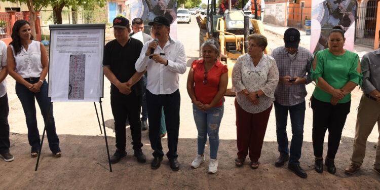 Inicia obra de pavimentación en calle benito juárez
