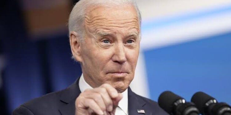Los republicanos amenazan a Biden con un juicio político