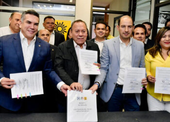 Alejandro Moreno celebra la decisión del INE de aprobar el registro del frente amplio por méxico