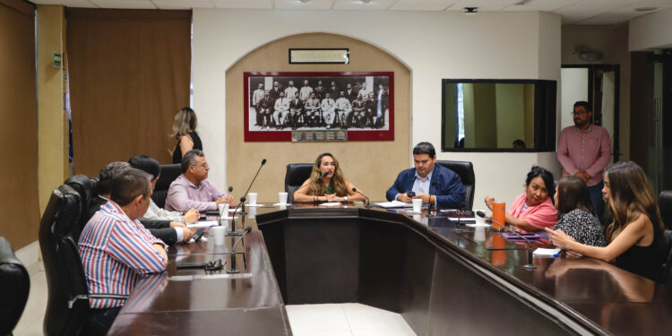 Presentan cámaras empresariales propuestas a iniciativa de movilidad