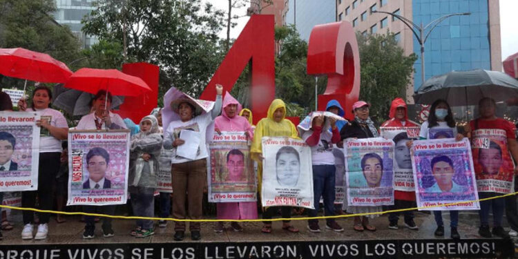 Se avanzó en caso Ayotzinapa gracias a Sedena y Marina: López Obrador al GIEI