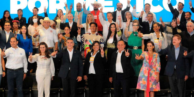 Gustavo de Hoyos y Alejandro Murat se bajan de carrera presidencial