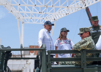 Supervisa López Obrador Tren Maya y Aeropuerto Internacional de Tulum