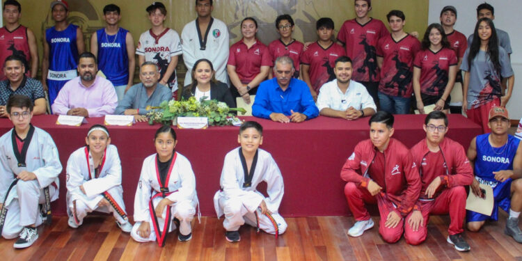 Concluyen jóvenes Itama educación básica y media superior