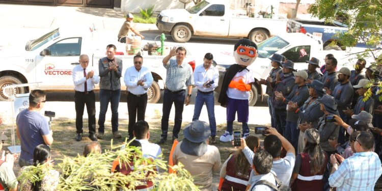 Encabeza Elías Retes banderazo a segunda jornada nacional del dengue