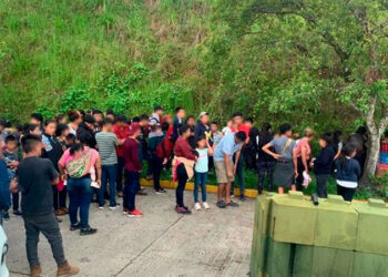 INM asegura a 126 migrantes de Centroamérica en un autobús de turismo