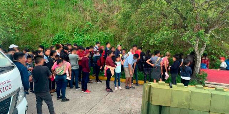 INM asegura a 126 migrantes de Centroamérica en un autobús de turismo