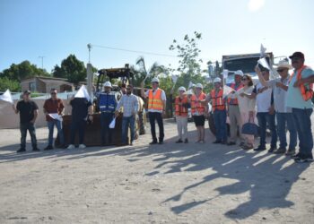 Cumple Elías Retes a navojoenses con pavimentación