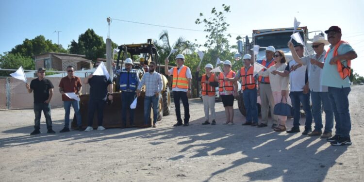 Cumple Elías Retes a navojoenses con pavimentación