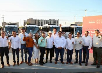 Fortalece gobernador Alfonso Durazo servicio de transporte con entrega de 163 unidades para 13 municipios