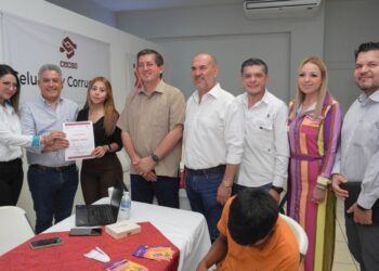 Ofertan más de 800 puestos en feria de empleo para inclusión laboral a jóvenes