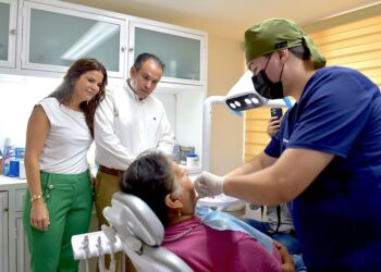 Inician Toño Astiazarán y Patricia Ruibal programa Construyendo Sonrisas