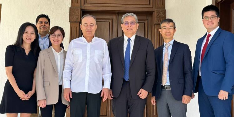 Gestiona gobernador Alfonso Durazo especialización de recurso humano con delegación de Taiwán