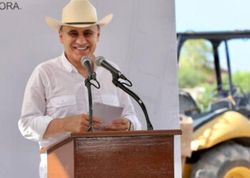 Beneficia gobernador Alfonso Durazo con acciones de salud, educación y seguridad alimentaria a habitantes de Carbó, Benjamín Hill y Santa Ana