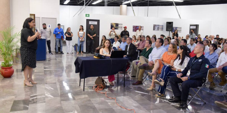 Capacitan a personal del Ayuntamiento en combate a la violencia de género