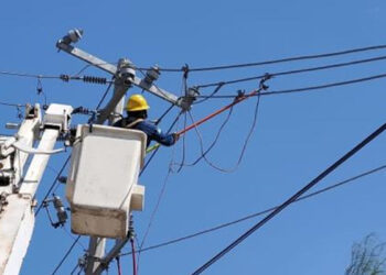 La CFE Ha Restablecido a la normalidad el suministro eléctrico de los afectados por tormenta de arena con lluvias y fuertes vientos en Guaymas y Empalme