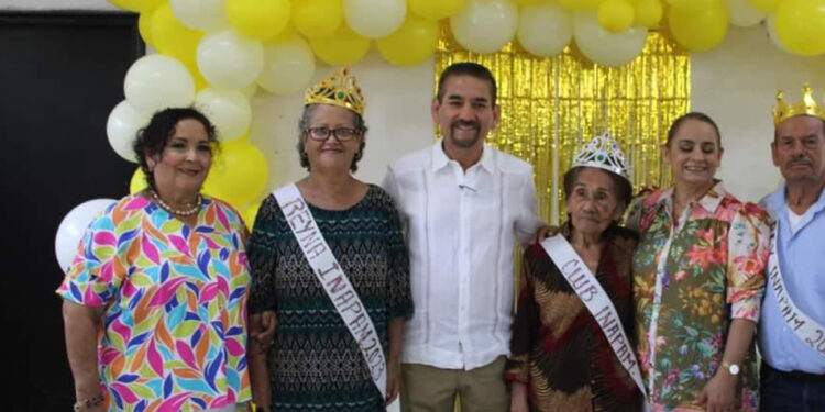 Festejan A Abuelitos DE INAPAM.