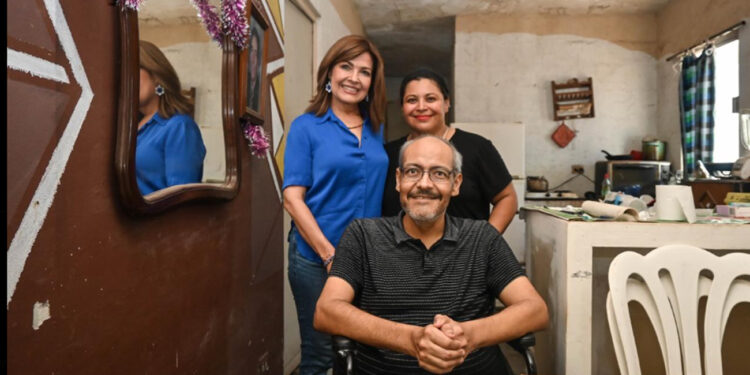 Beneficia Dif Cajeme a familias con entrega de sillas de ruedas