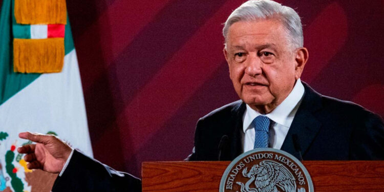López Obrador revela carta que envió a abogado de García Luna tras no poder denunciarlo