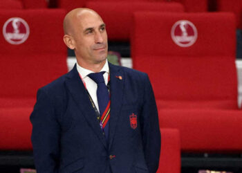 FIFA le abre expediente a Rubiales por beso a jugadora