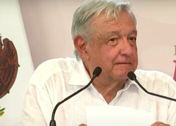 Libros de texto gratuito buscan generar científicos humanistas: López Obrador