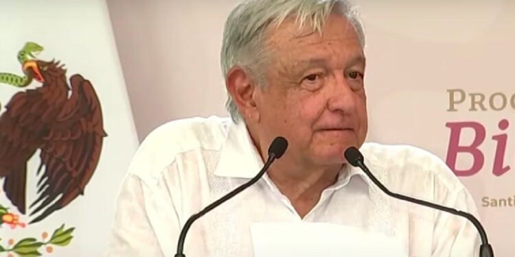 Libros de texto gratuito buscan generar científicos humanistas: López Obrador