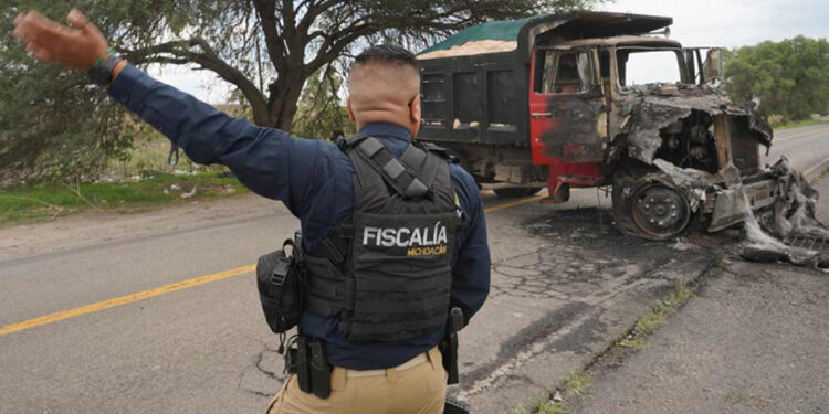 Violencia en Michoacán fue un acto publicitario: López Obrador