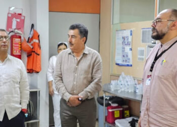 Acompaña alcalde a director nacional a recorrido por el ISSSTE