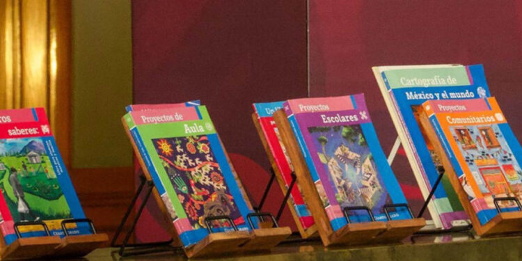 López Obrador acatará fallo de Corte y no distribuirá libros de texto en Chihuahua