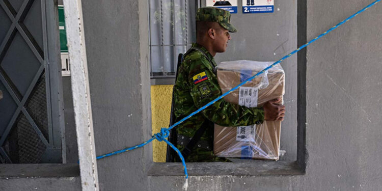Elecciones en Ecuador 2023: Abren centros de votación para elegir presidente