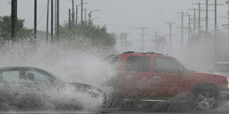 La tormenta tropical ‘Hilary’ toca tierra en Baja California en su trayectoria a EU