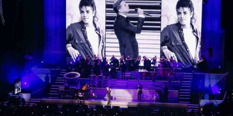 Luis Miguel ilumina el escenario en Chile y conquista a su público