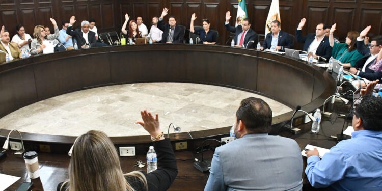 Celebra Toño Astiazarán que en 3 días empresas reciban su licencia de funcionamiento