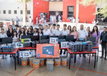 Entrega Instituto Sonorense de la Juventud 33 computadoras donadas a plantel de Cecyte V en Hermosillo